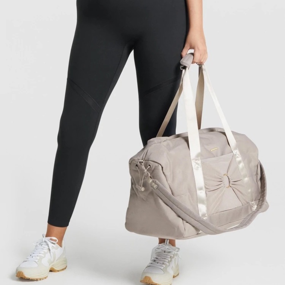 Gymshark Whitney Holdall Gym Bag Mink